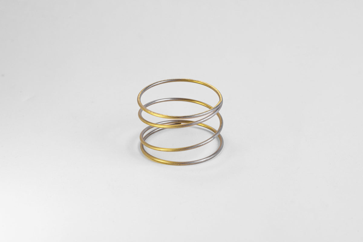 Spring Puk Puck Spring – INTROVERT